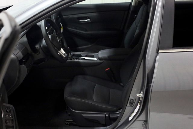 2025 Nissan Sentra SV photo 8
