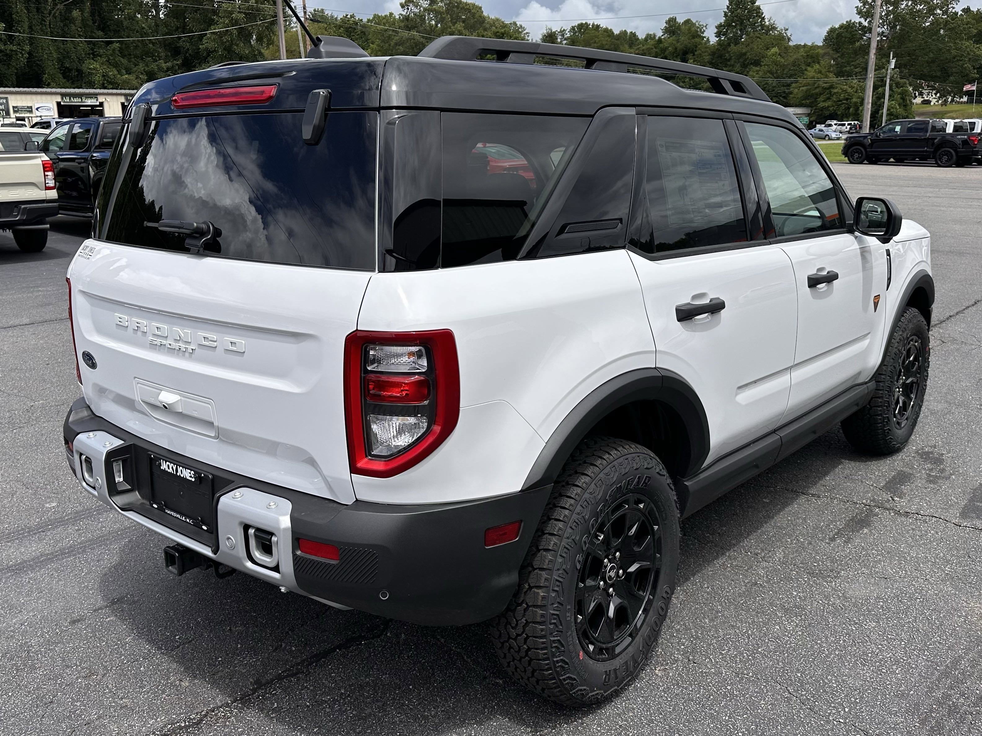 2025 Ford Bronco Sport Badlands photo 3