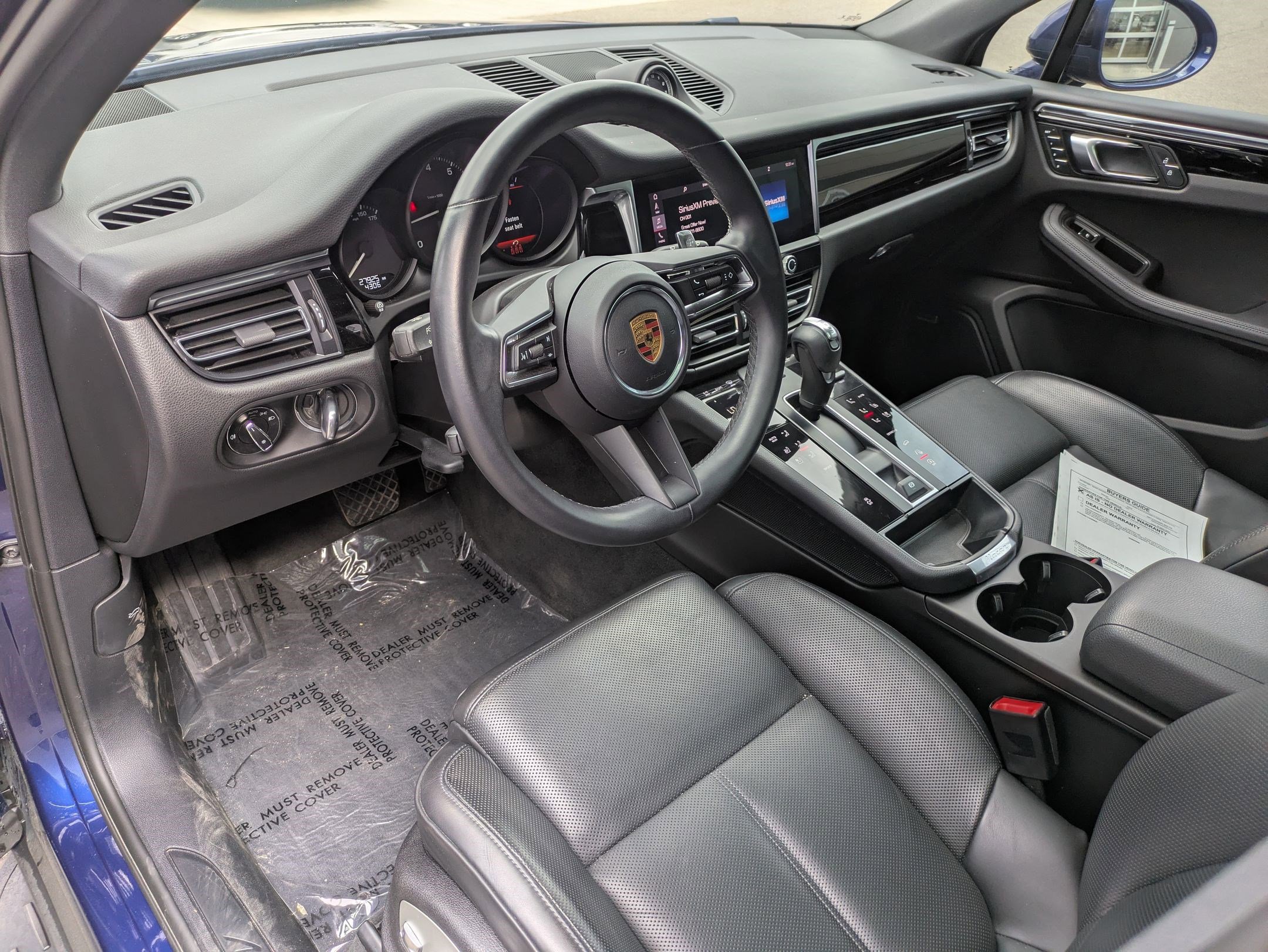 2023 Porsche Macan T photo 14