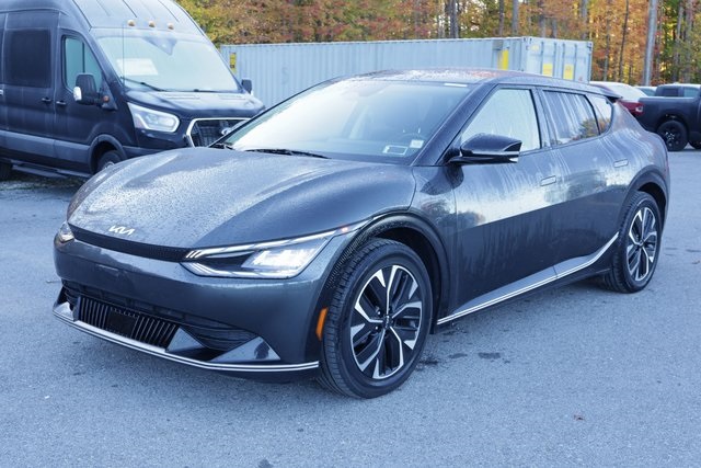 2022 Kia EV6 Wind photo 3