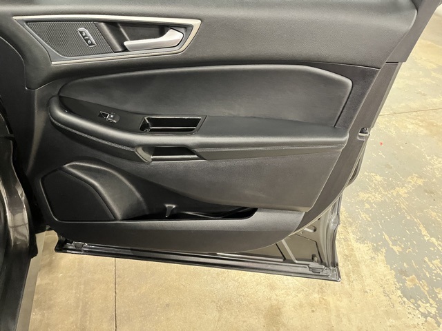 2019 Ford Edge SEL photo 21