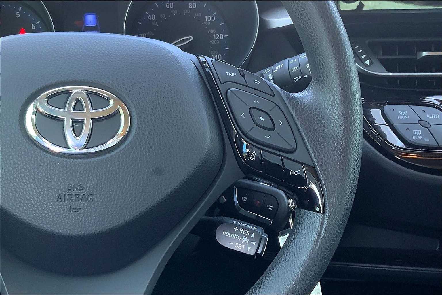 2020 Toyota C-HR LE photo 23