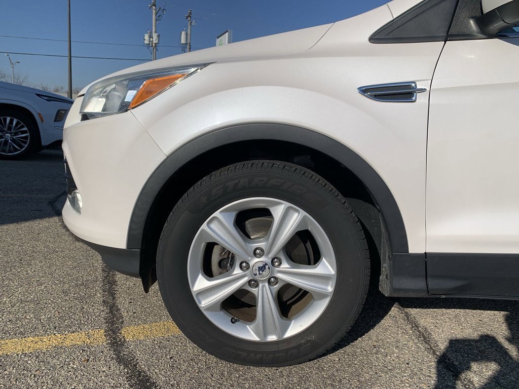 Used 2016 Ford Escape SE with VIN 1FMCU0GX2GUC55624 for sale in Watertown, WI