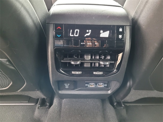 2024 Jeep Grand Cherokee Altitude photo 21