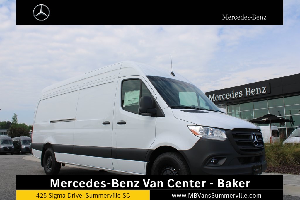 2024 Mercedes-Benz eSprinter Cargo Van Base's photo