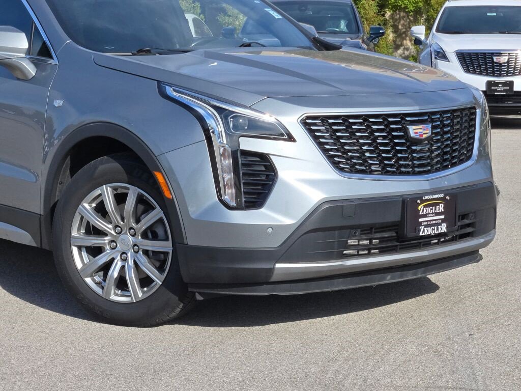 2023 Cadillac XT4 Premium Luxury photo 2