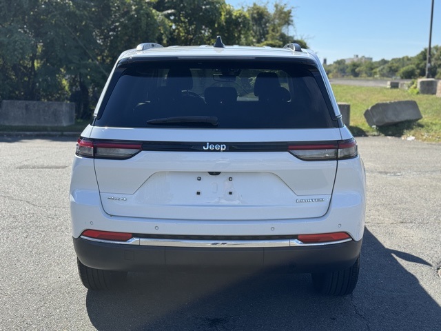 2022 Jeep Grand Cherokee Limited photo 4