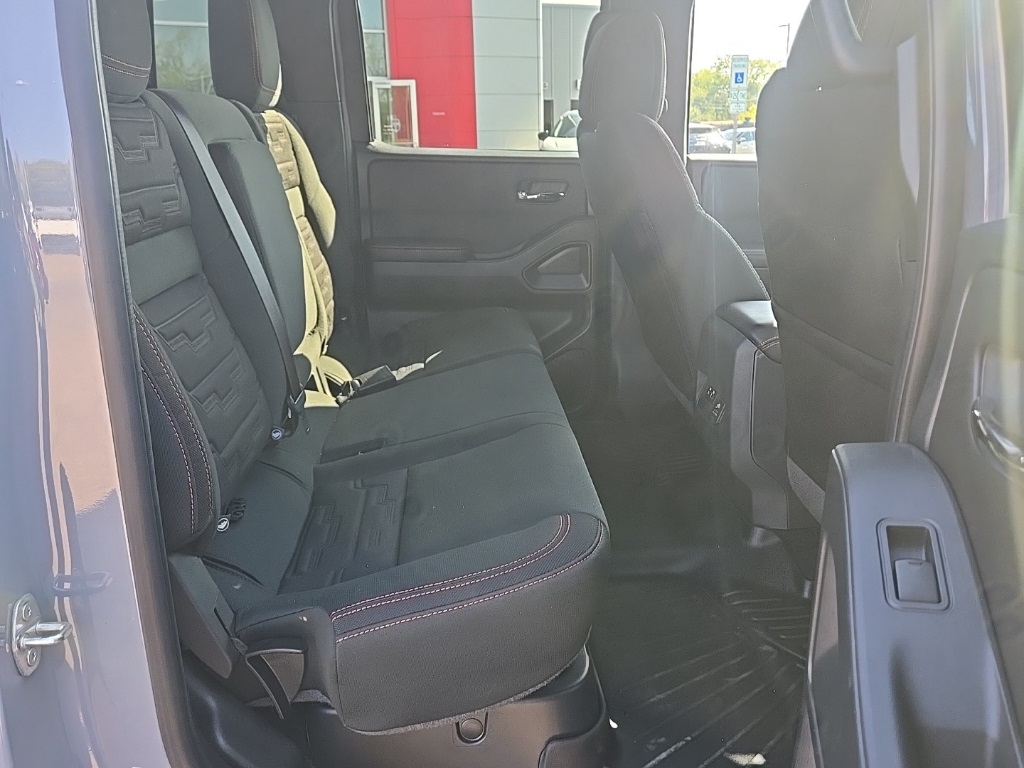 2025 Nissan Frontier PRO-4X photo 19