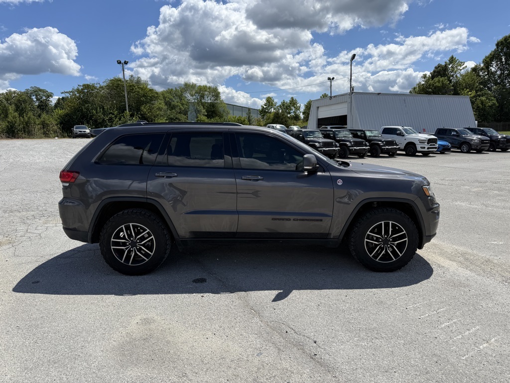 2020 Jeep Grand Cherokee Trailhawk photo 3