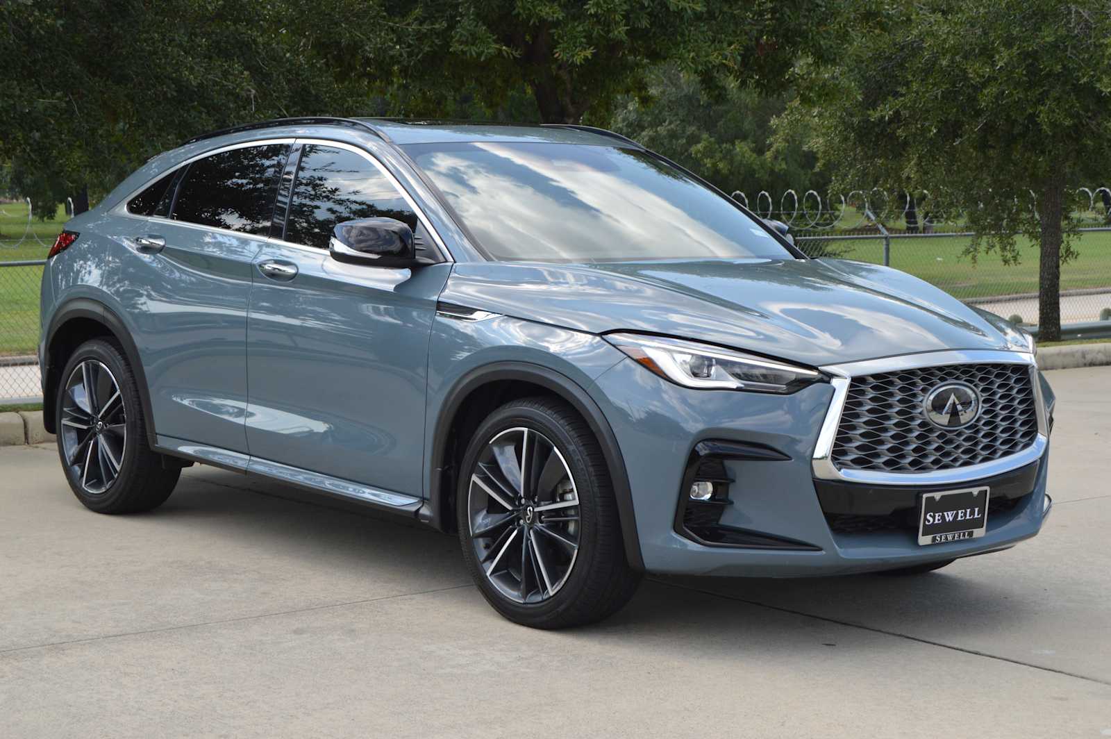2023 Infiniti QX55 Luxe photo 3