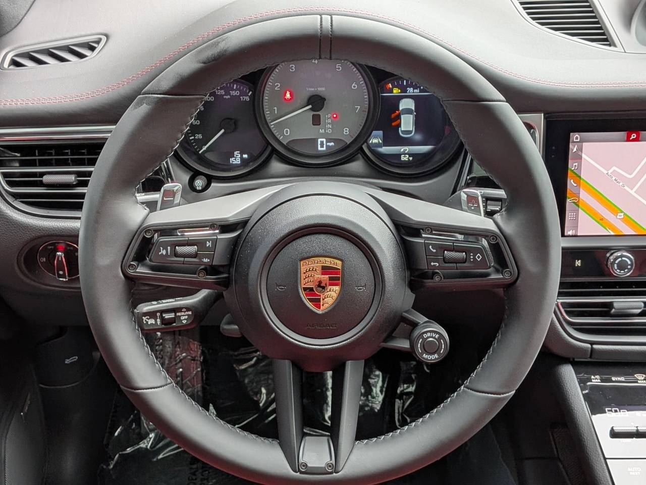 2025 Porsche Macan S photo 15