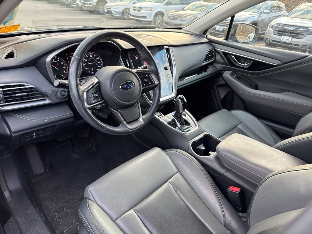 2020 Subaru Outback Onyx Edition XT photo 2