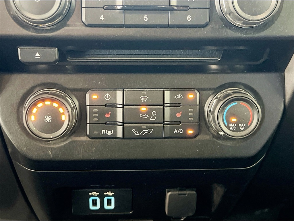 2016 Ford F-150 XLT photo 9