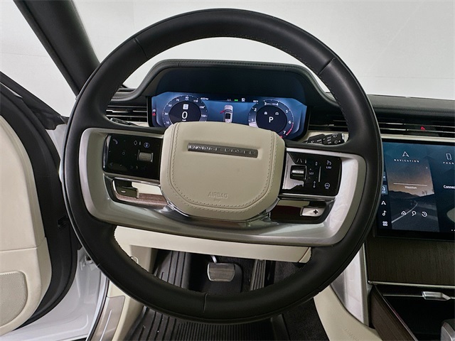 2025 Land Rover Range Rover SE photo 11