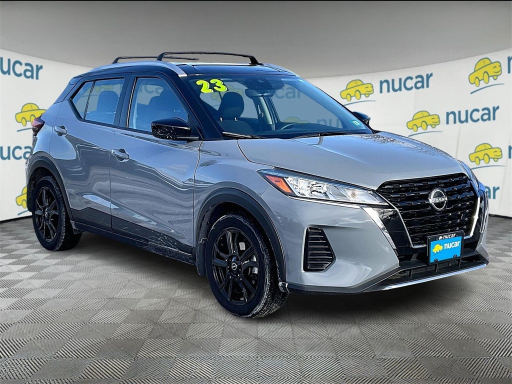 2023 Nissan Kicks SV's photo