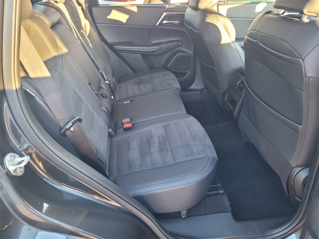 2024 Mitsubishi Outlander SE photo 17
