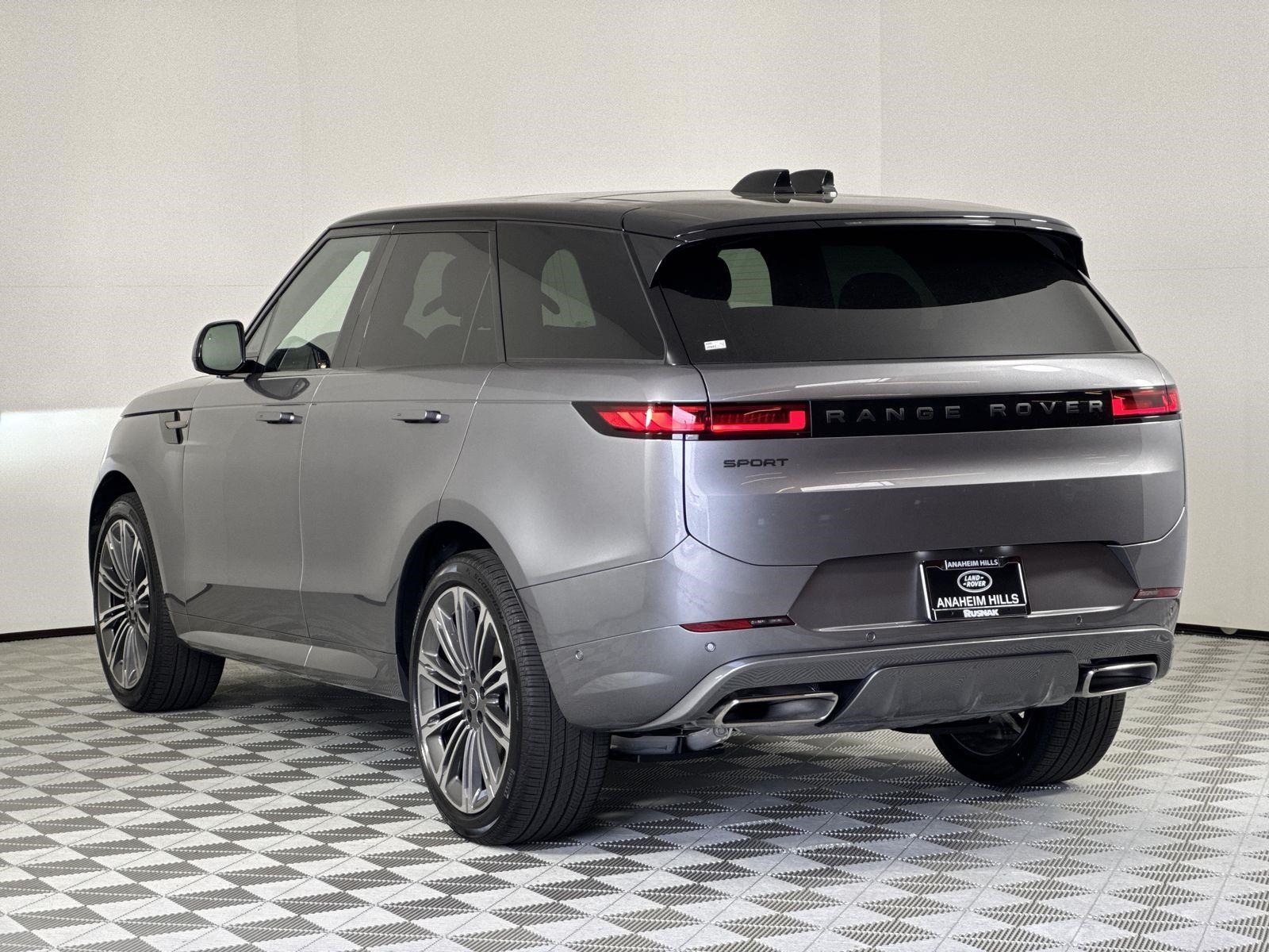2025 Land Rover Range Rover Sport SE photo 3