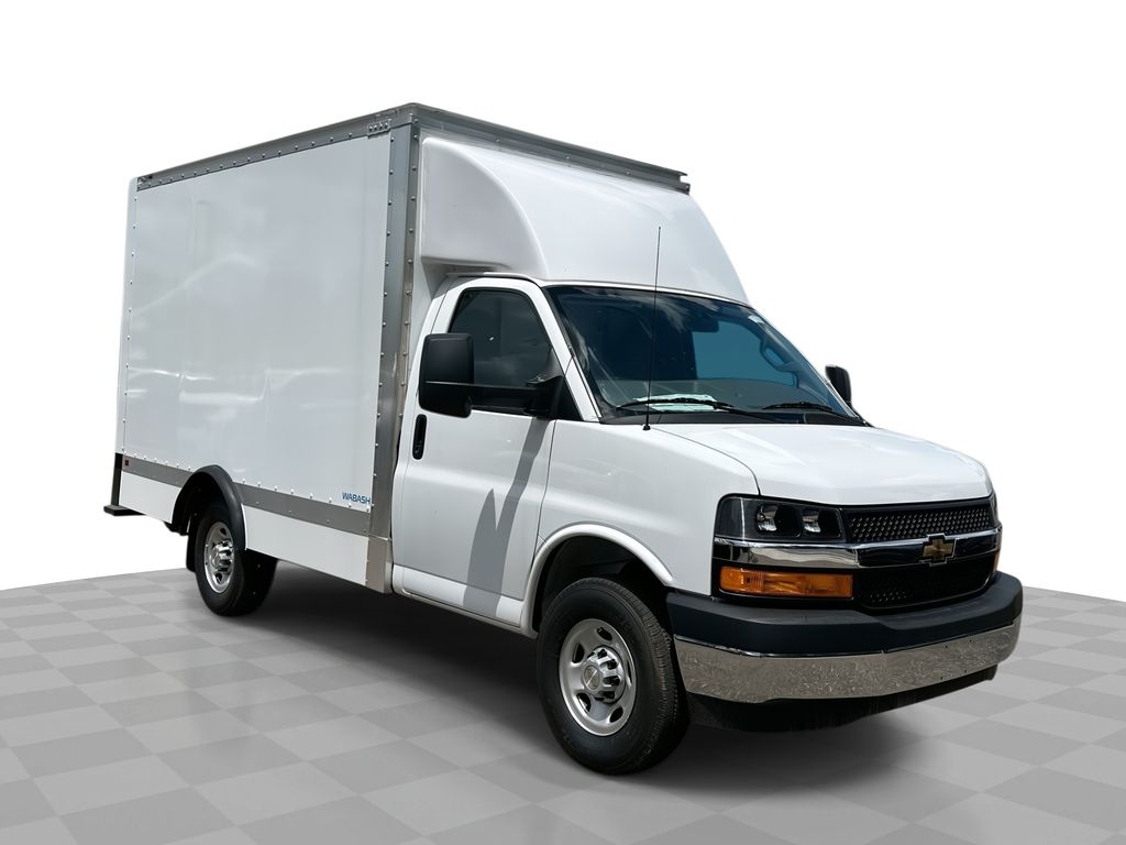 2025 Chevrolet Express Cutaway Base's photo