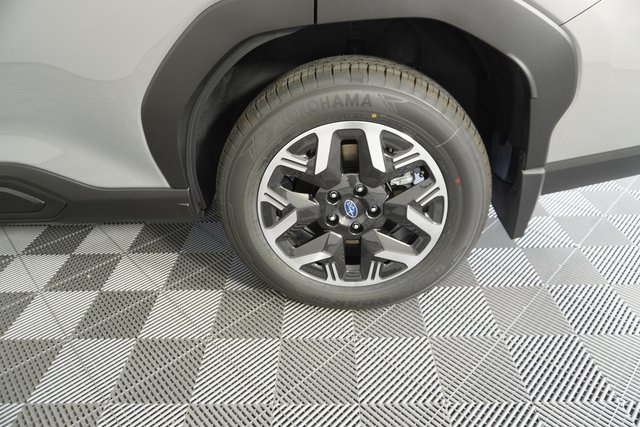 2025 Subaru Forester Premium photo 8