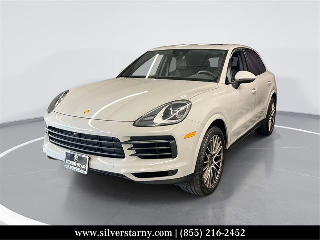 2022 Porsche Cayenne Platinum Edition's photo