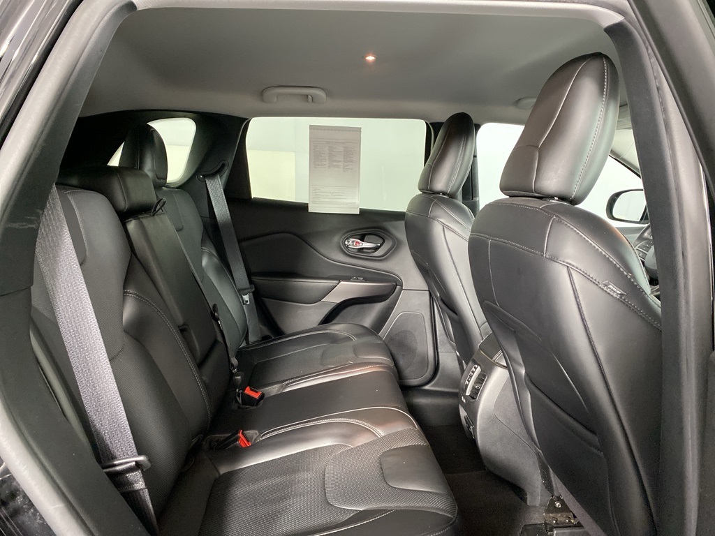 2020 Jeep Cherokee Limited photo 24