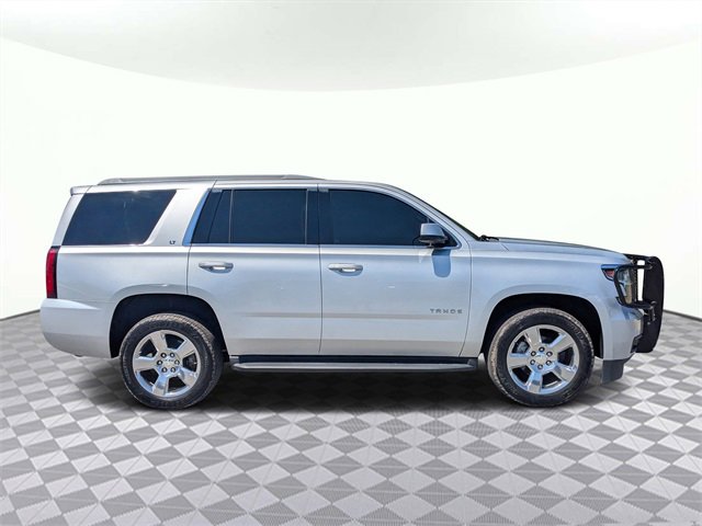 2017 Chevrolet Tahoe LT photo 3
