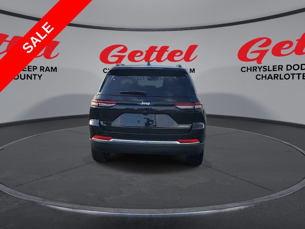 2025 Jeep Grand Cherokee Laredo Altitude photo 6
