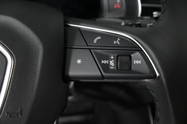2024 Audi Q7 45 Premium photo 20