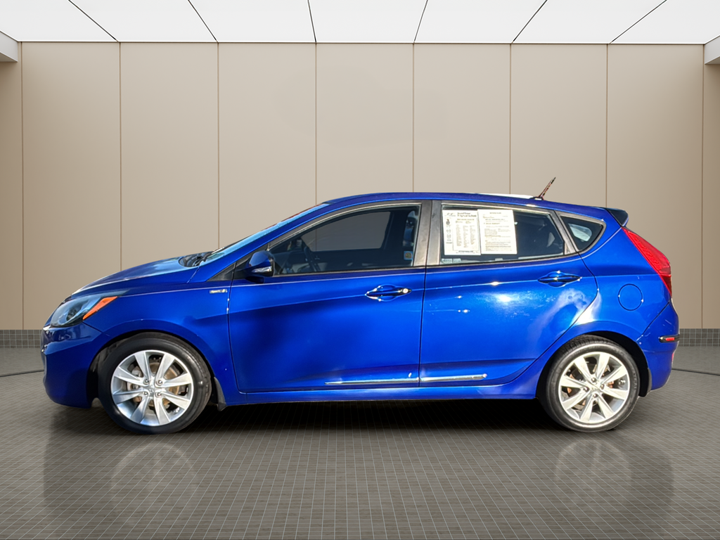 Used 2013 Hyundai Accent SE with VIN KMHCU5AE2DU118571 for sale in Matthews, NC