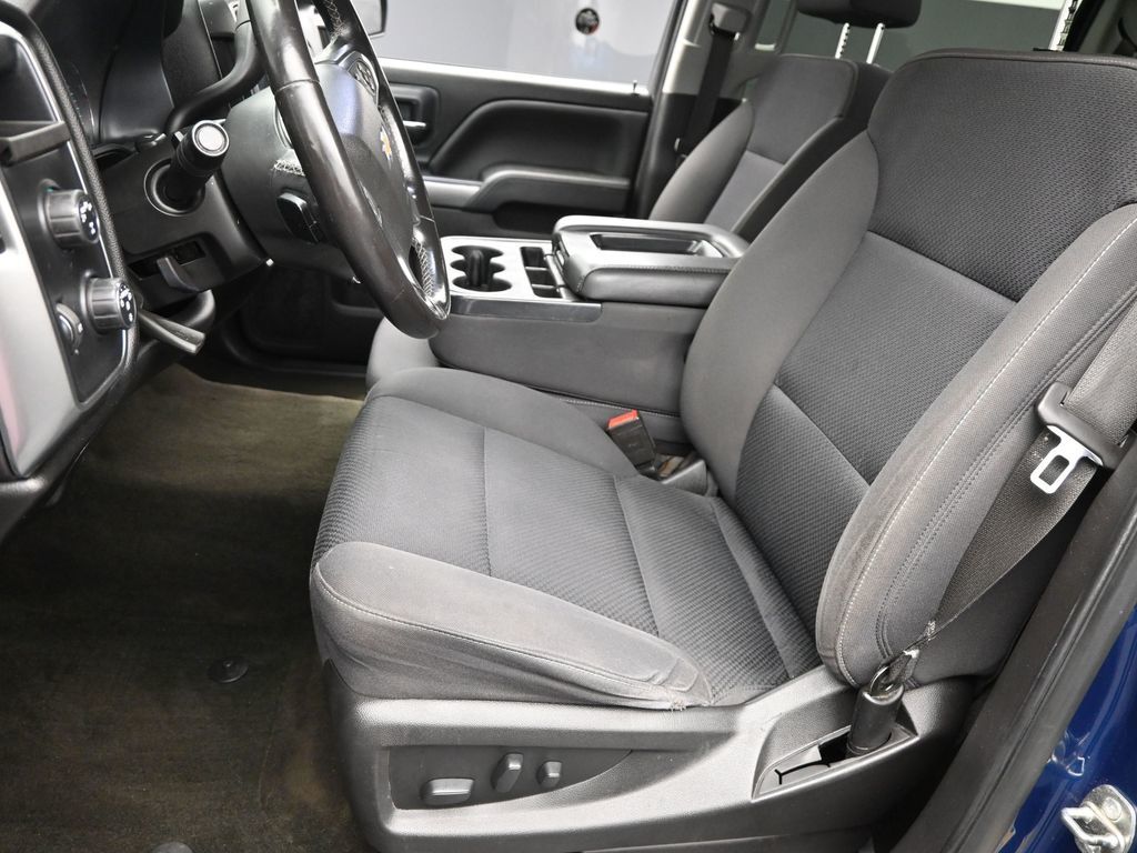 2018 Chevrolet Silverado 1500 LT photo 11