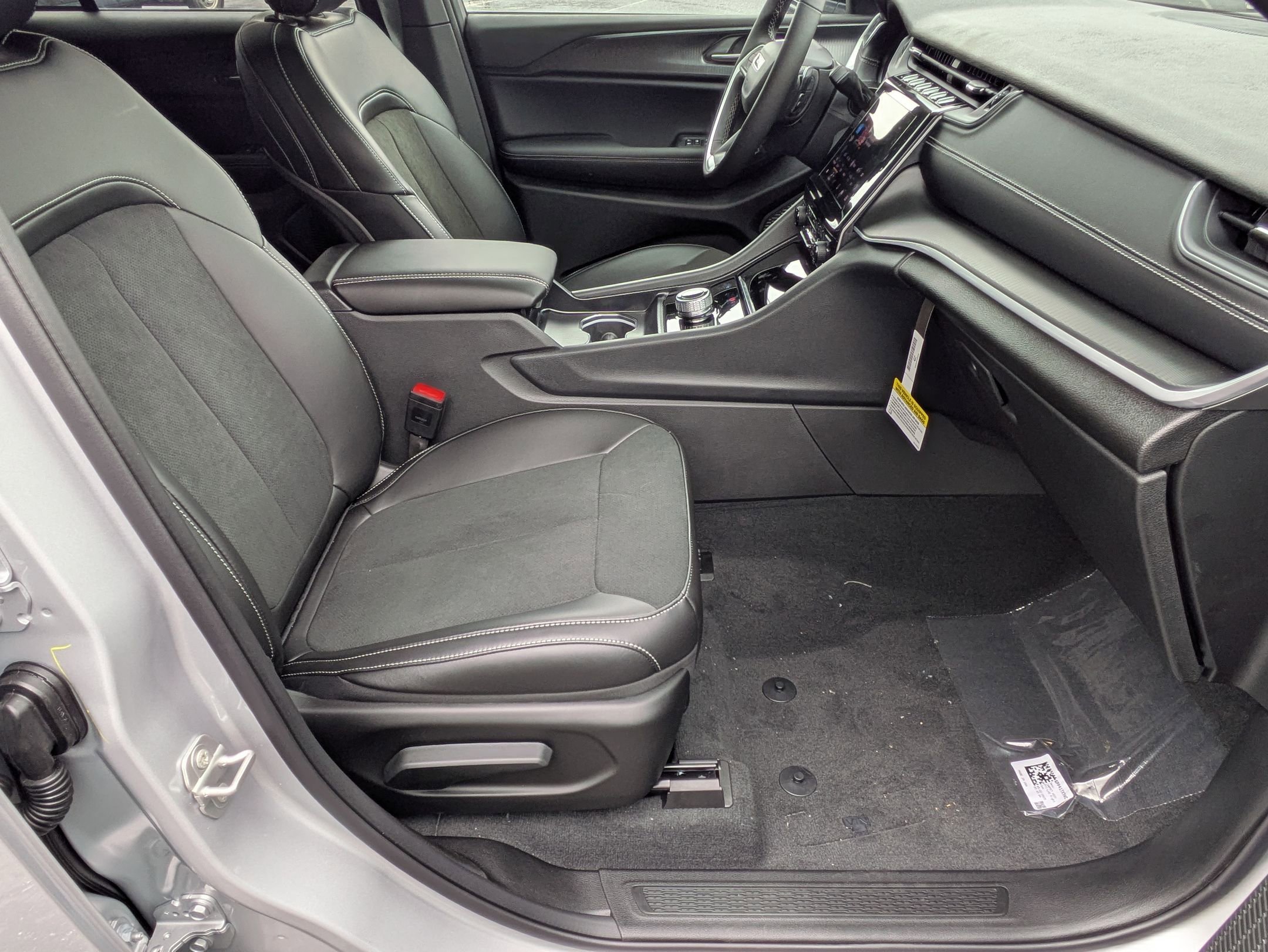 2025 Jeep Grand Cherokee Altitude photo 27