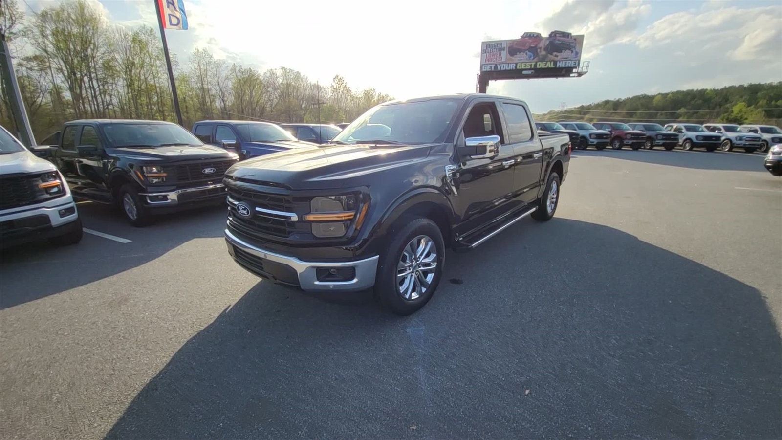2025 Ford F-150 XLT photo 2