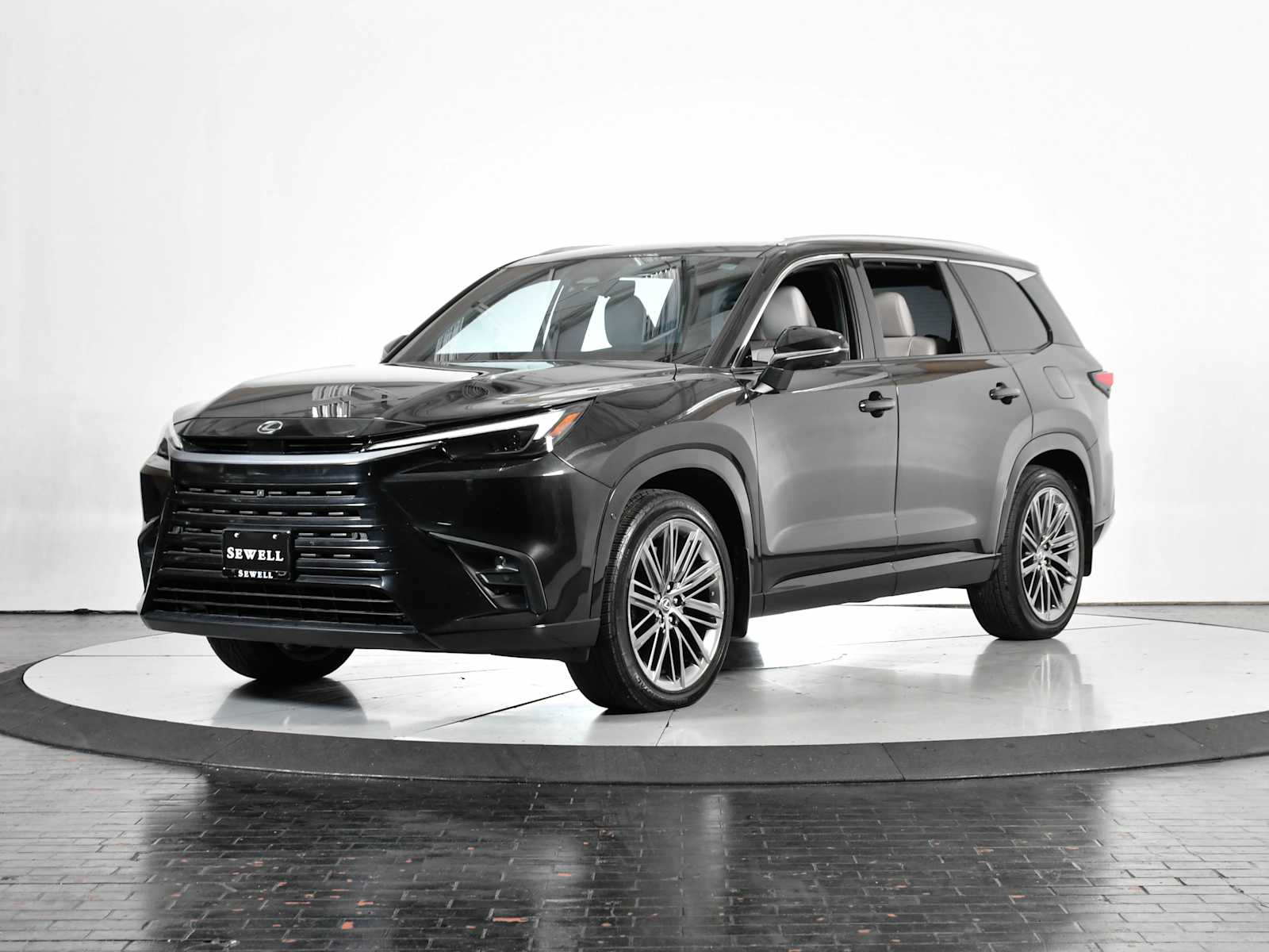 2024 Lexus TX PHEV 550h+'s photo