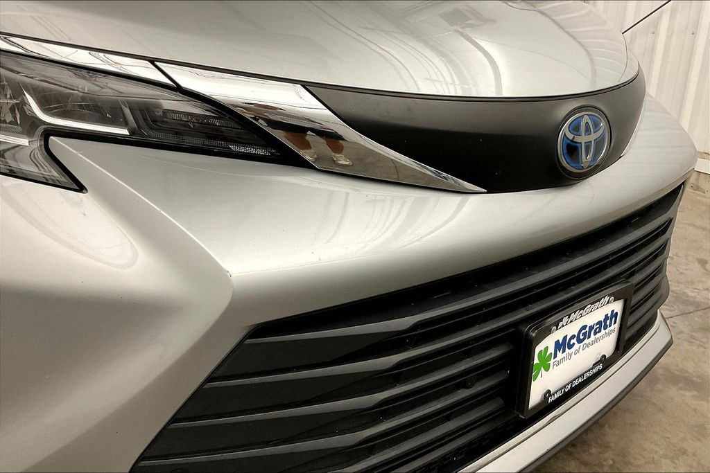 2021 Toyota Sienna XLE photo 28