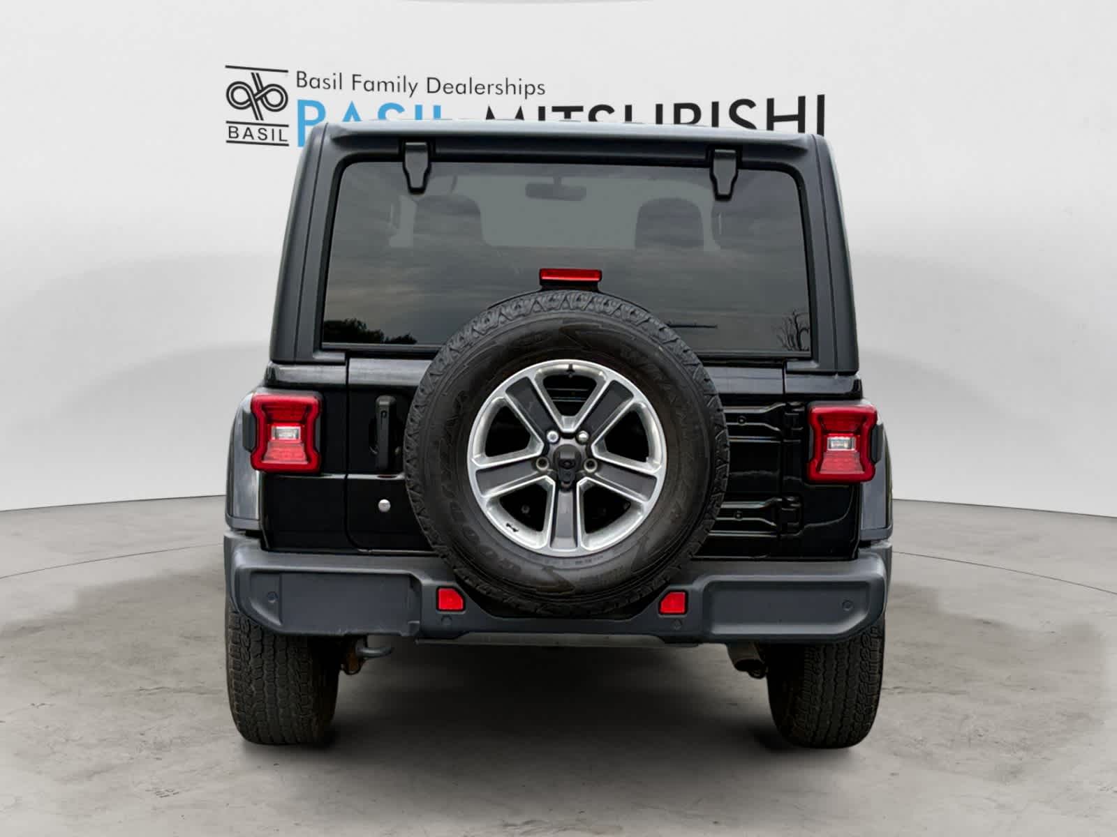 2020 Jeep Wrangler Unlimited Sahara photo 4