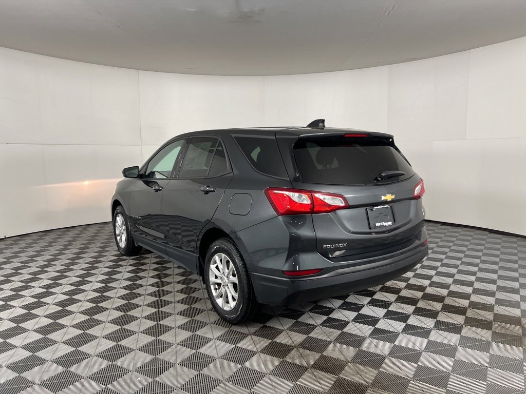 2019 Chevrolet Equinox LS photo 3