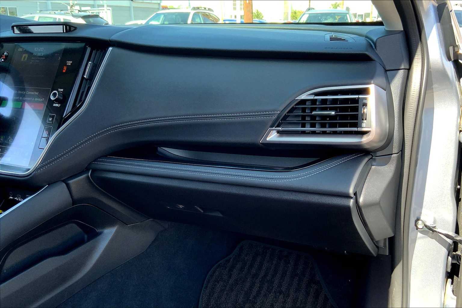 2025 Subaru Outback Limited photo 17