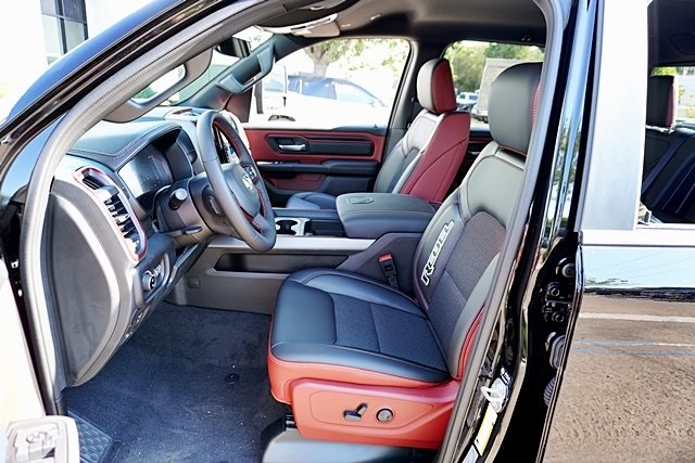 New 2026 Diamond Black Crystal Pearl-Coat Exterior Paint RAM Rebel image 19