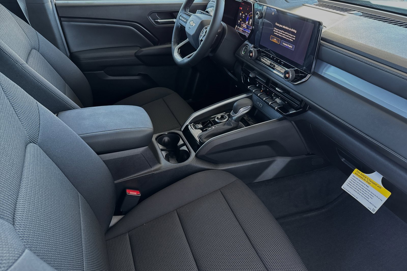 2024 Chevrolet Colorado LT photo 12