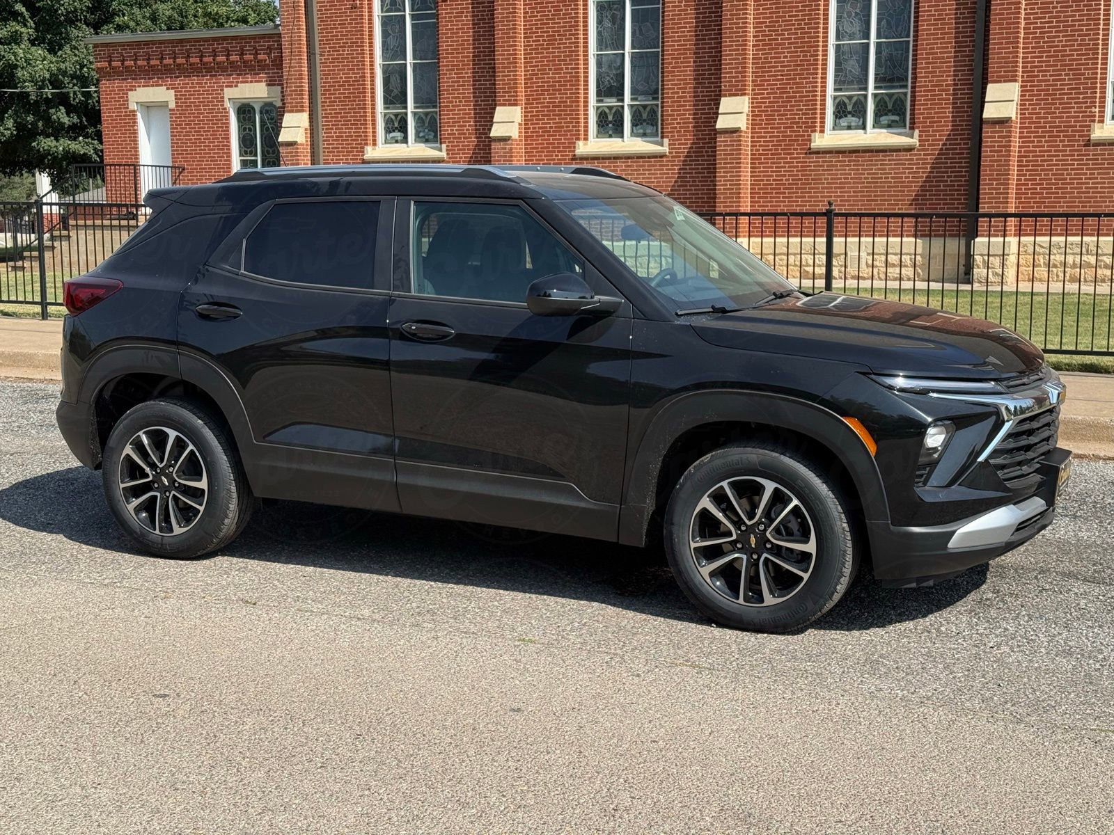 2026 Chevrolet Trailblazer LT photo 2