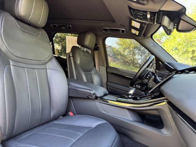 2025 Land Rover Range Rover Sport SE photo 19