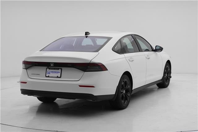 2025 Honda Accord SE photo 2