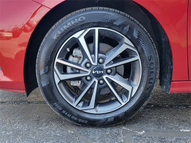 2024 Kia Forte LXS photo 10