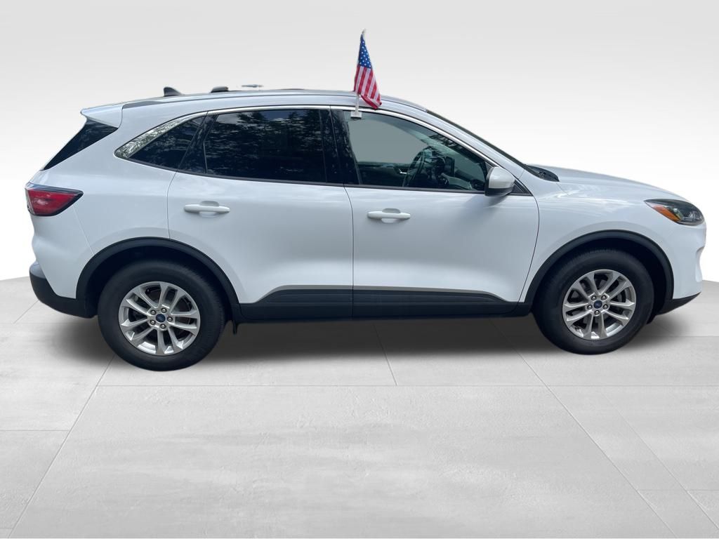2021 Ford Escape SE photo 3