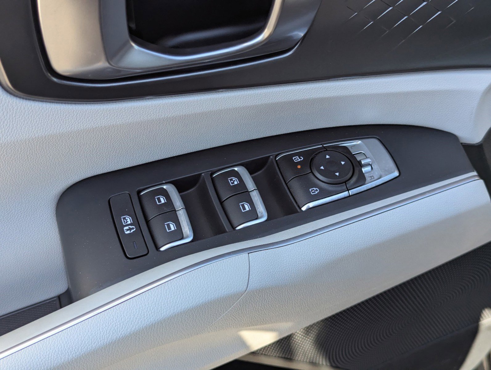2025 Kia Sorento Plug-In Hybrid EX photo 19