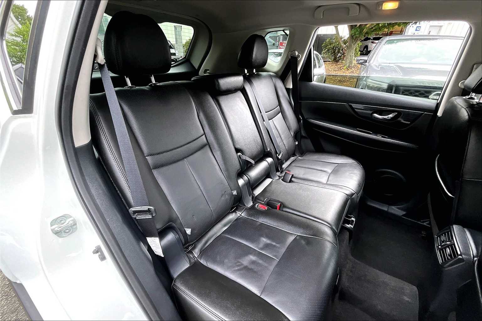 2019 Nissan Rogue SL photo 19