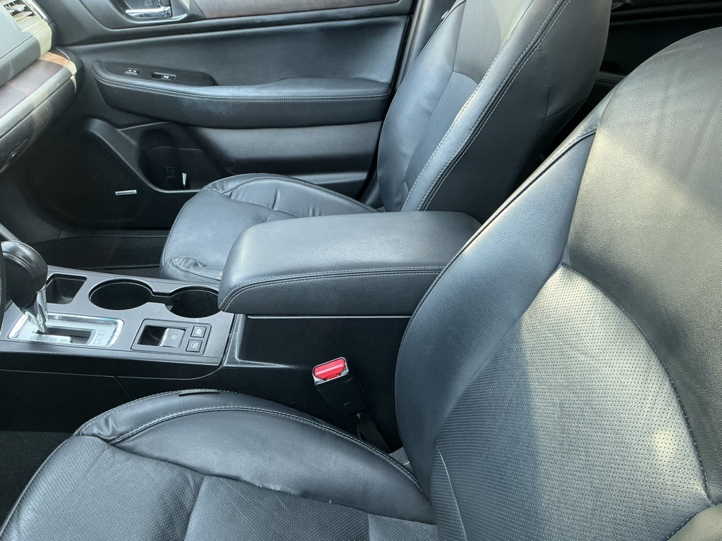 2017 Subaru Outback 2.5i Limited photo 4