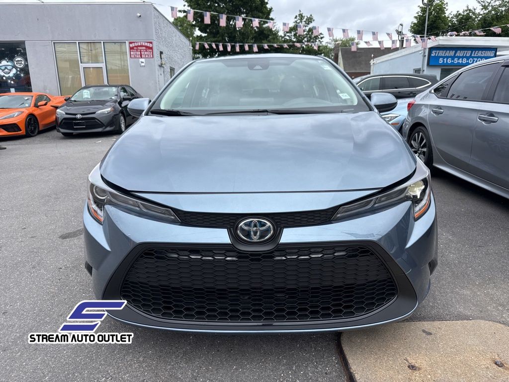 2022 Toyota Corolla Hybrid LE photo 2