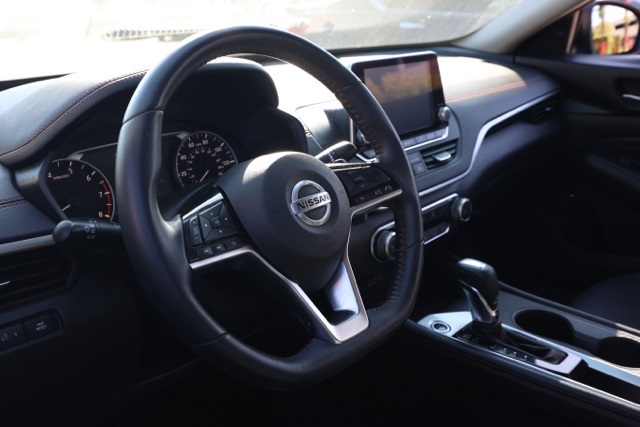 2020 Nissan Altima 2.5 SR photo 13
