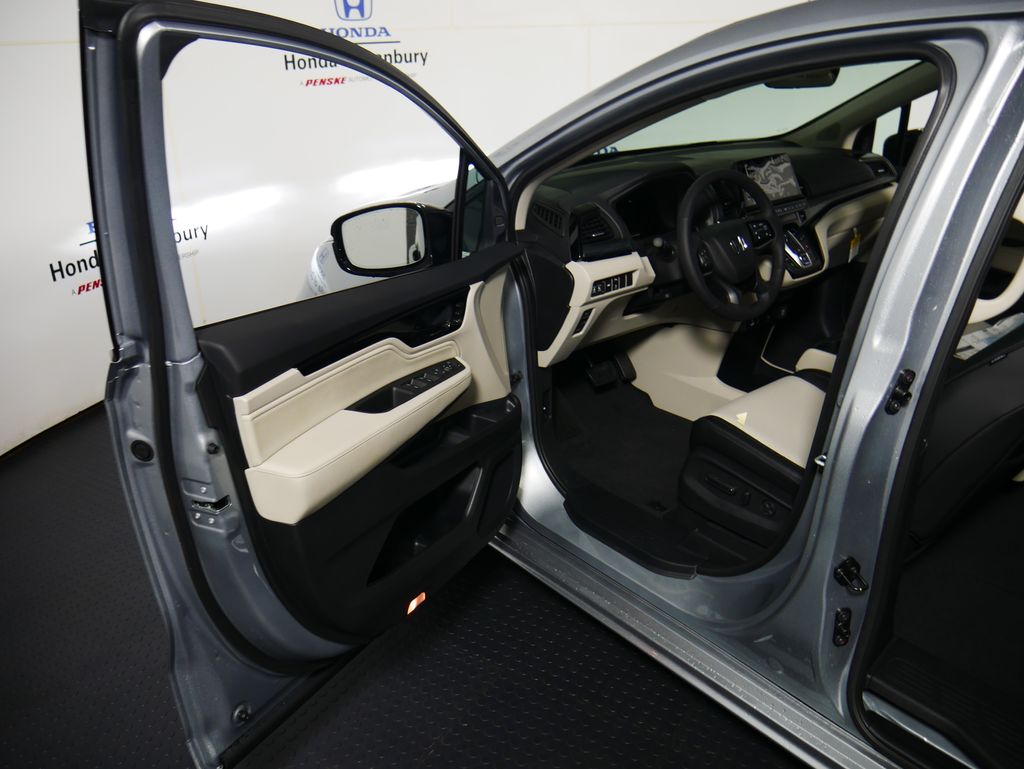 2026 Honda Odyssey Elite photo 7